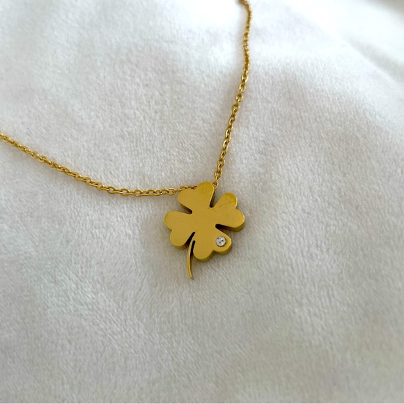 Lucky Stainless Steel Necklace in Gold or Silver. - Picture 1 of 6